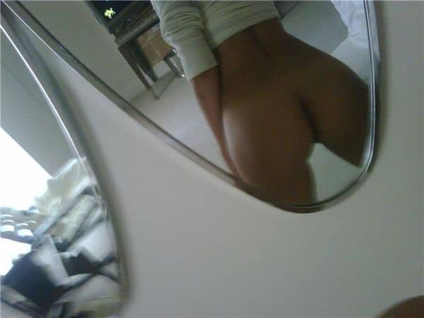rihanna's naked ass