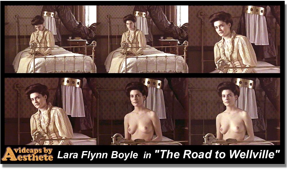 Lara Flynn Boyle Boob